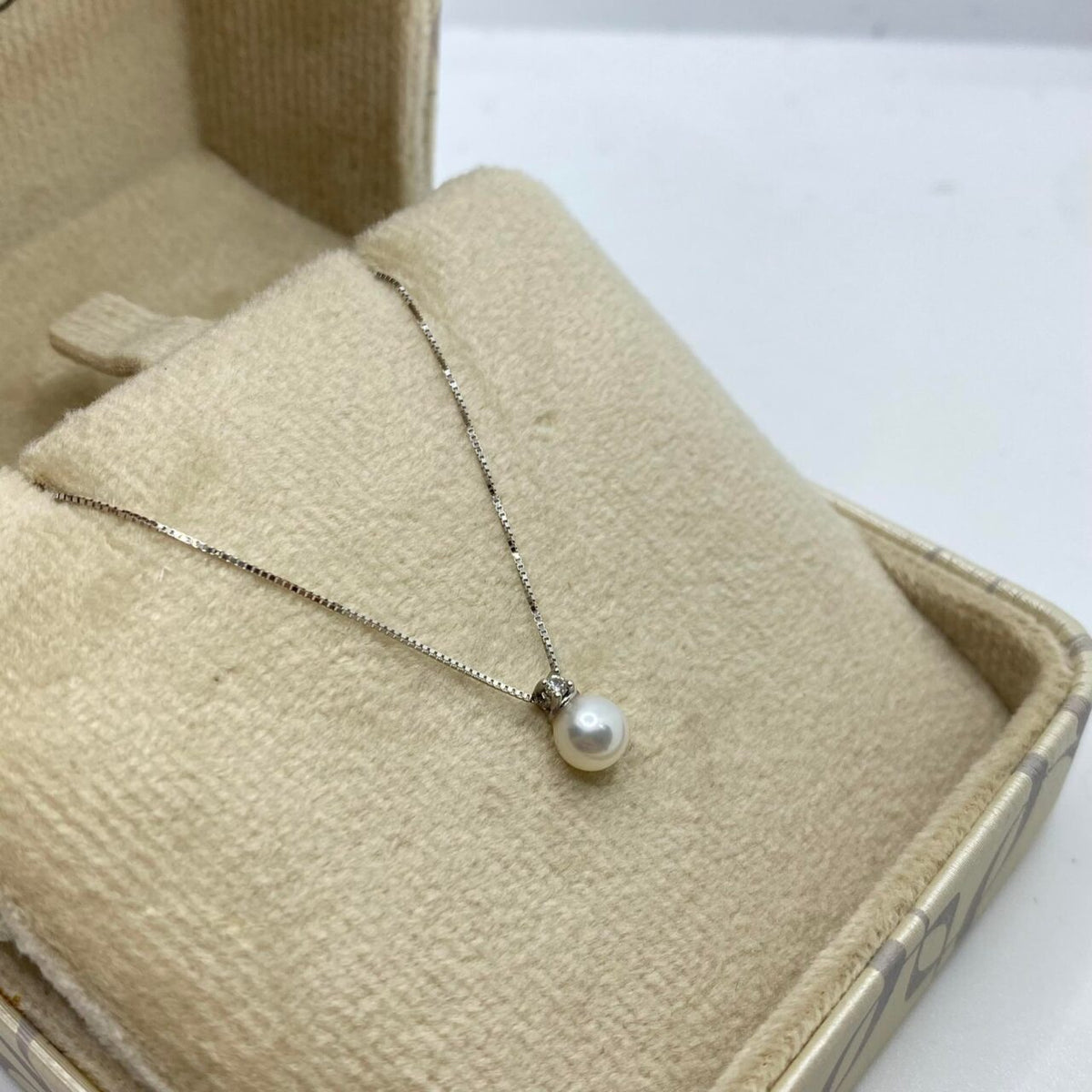 Collana Donna Oro 18KT con Diamante e Perla Naturale mm 5-5,5