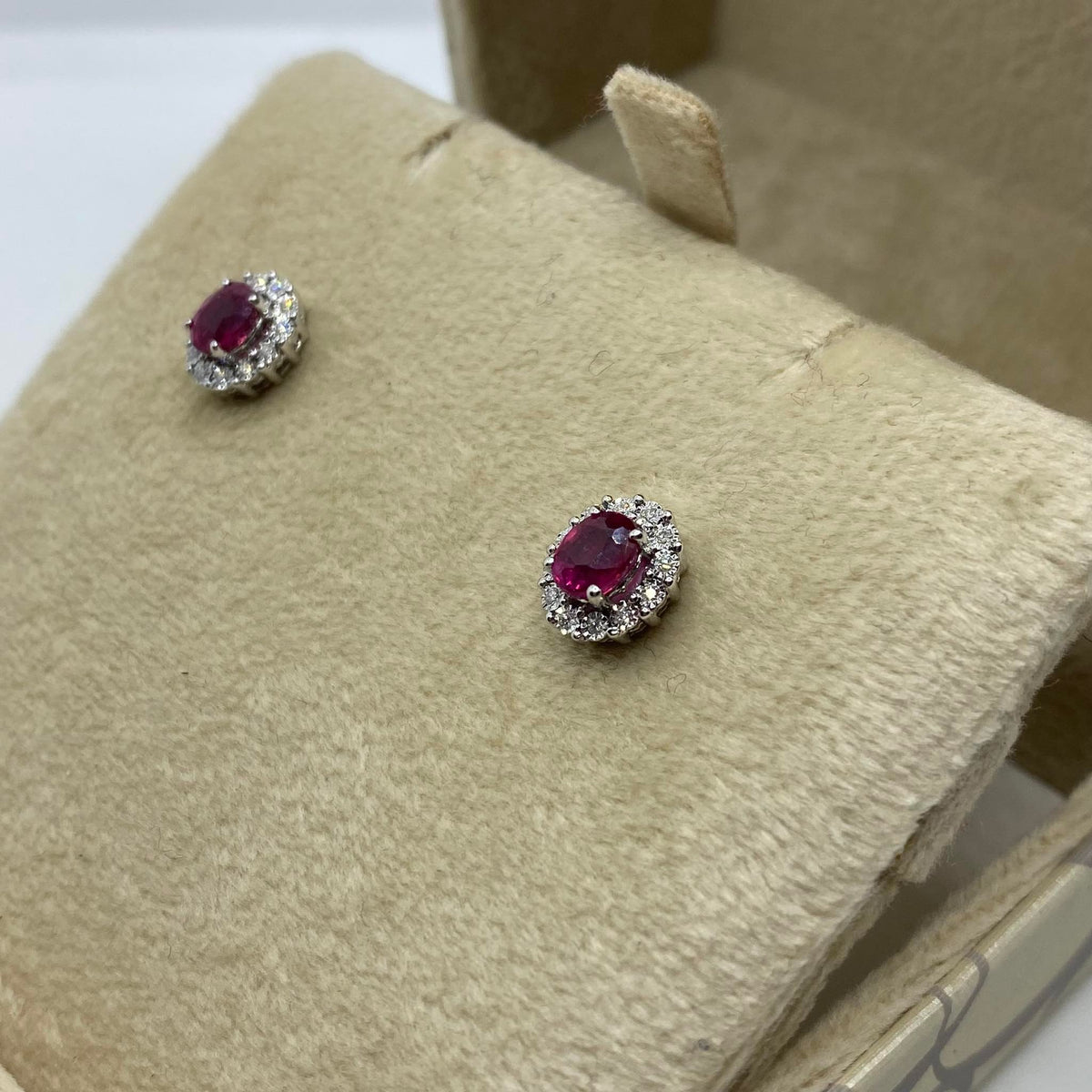 Orecchini Donna Oro 18KT con Rubini Ct 1.20 e Diamanti