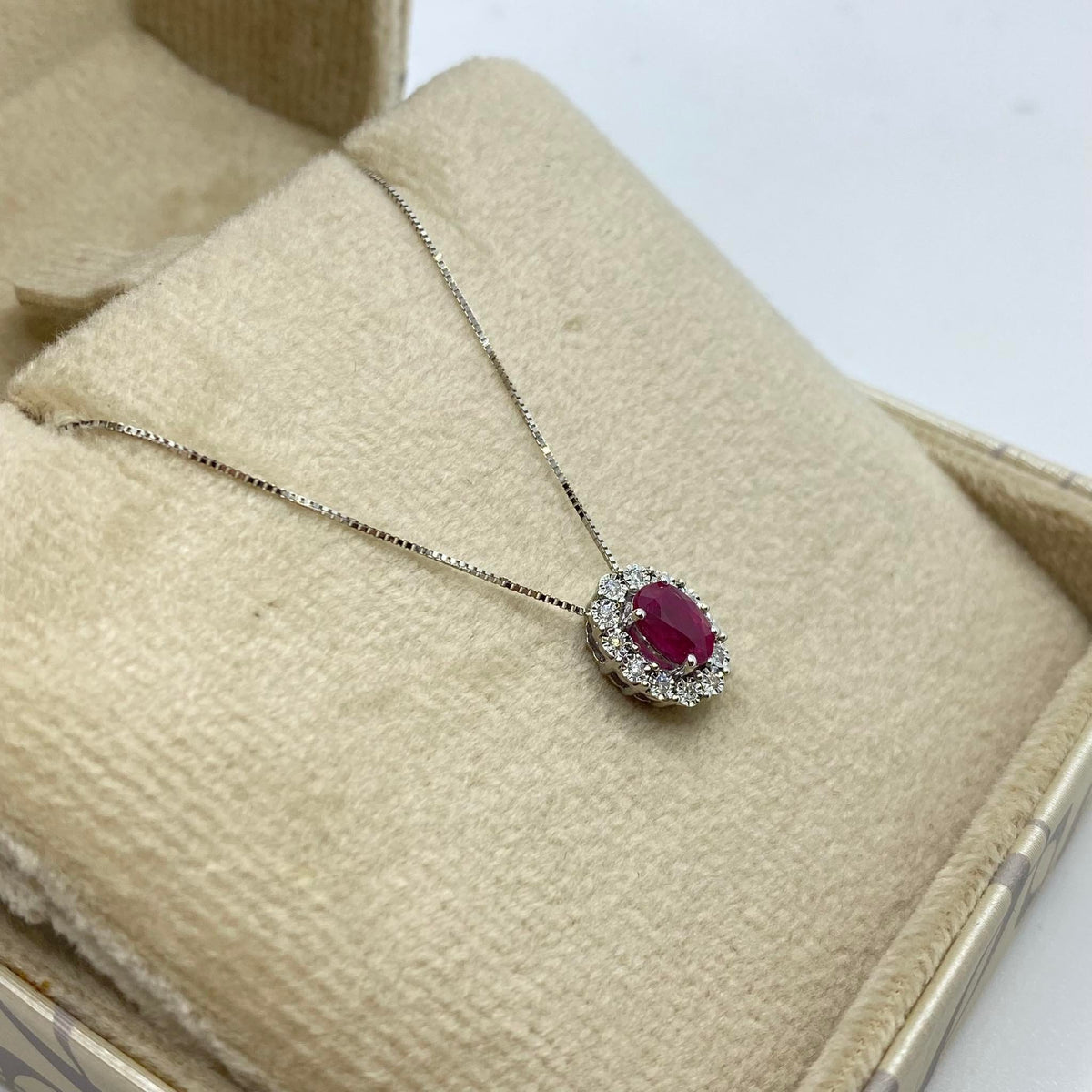 Collana Donna Oro 18KT con Rubino Ct 0.80 e Diamanti