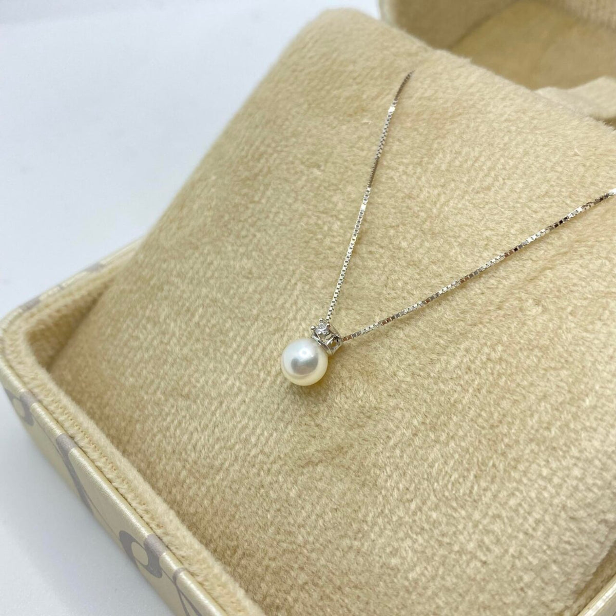 Collana Donna Oro 18KT con Diamante e Perla Naturale mm 5-5,5