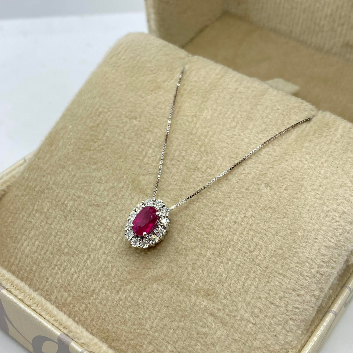 Collana Donna Oro 18KT con Rubino Ct 0.80 e Diamanti