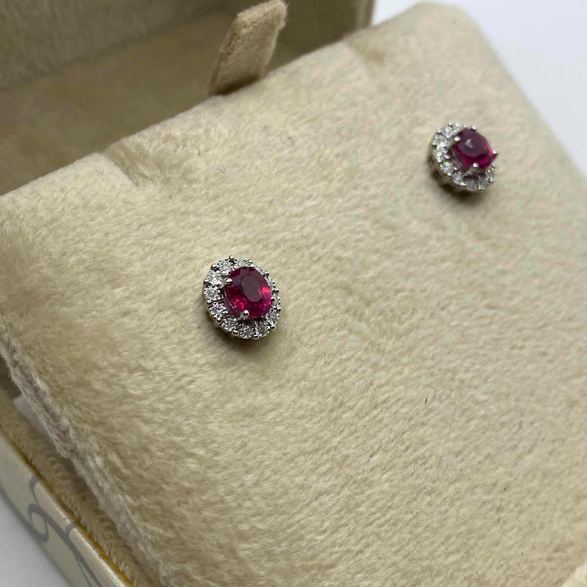 Orecchini Donna Oro 18KT con Rubini Ct 1.20 e Diamanti