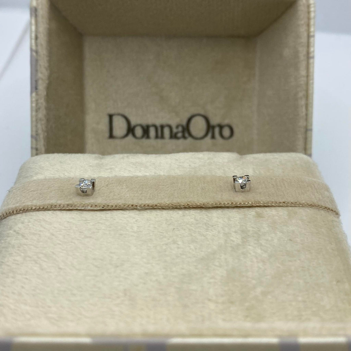 Orecchini Punto Luce Donna Oro 18KT con Diamante Ct 0.18