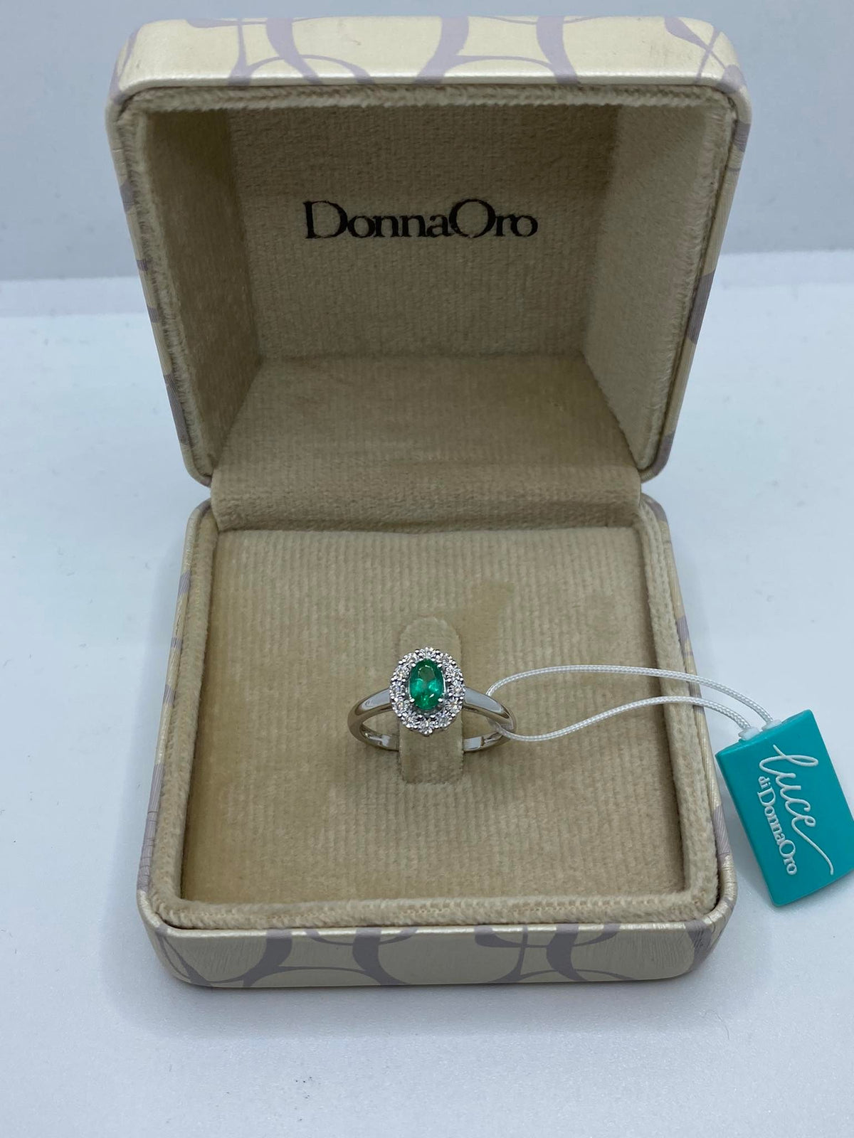 Anello Donna Oro 18KT con Smeraldo Ct 0.45 e Diamanti