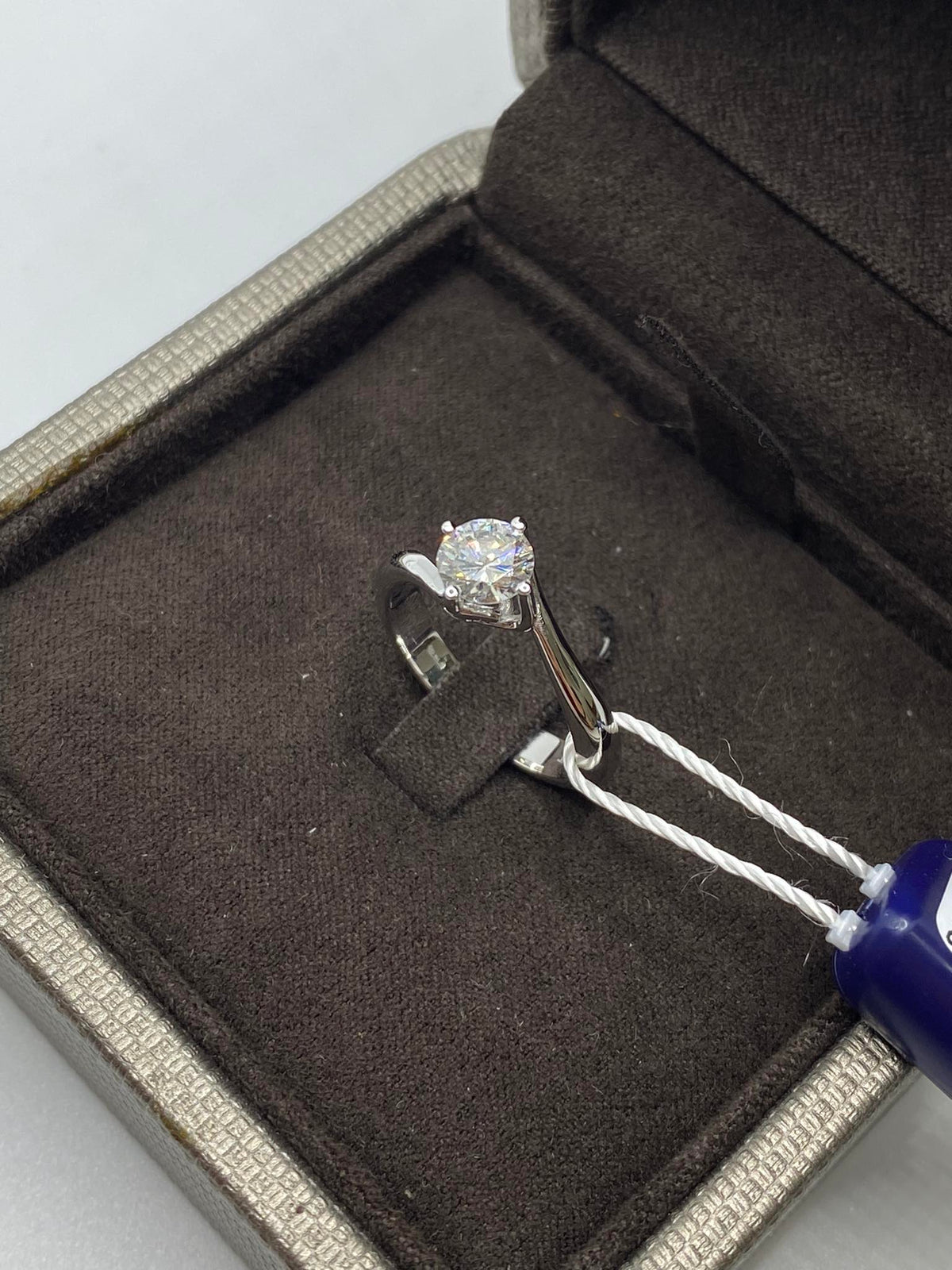 Anello Crivelli Solitario in Oro 18KT 18KT e Diamante  Ct 0.76
