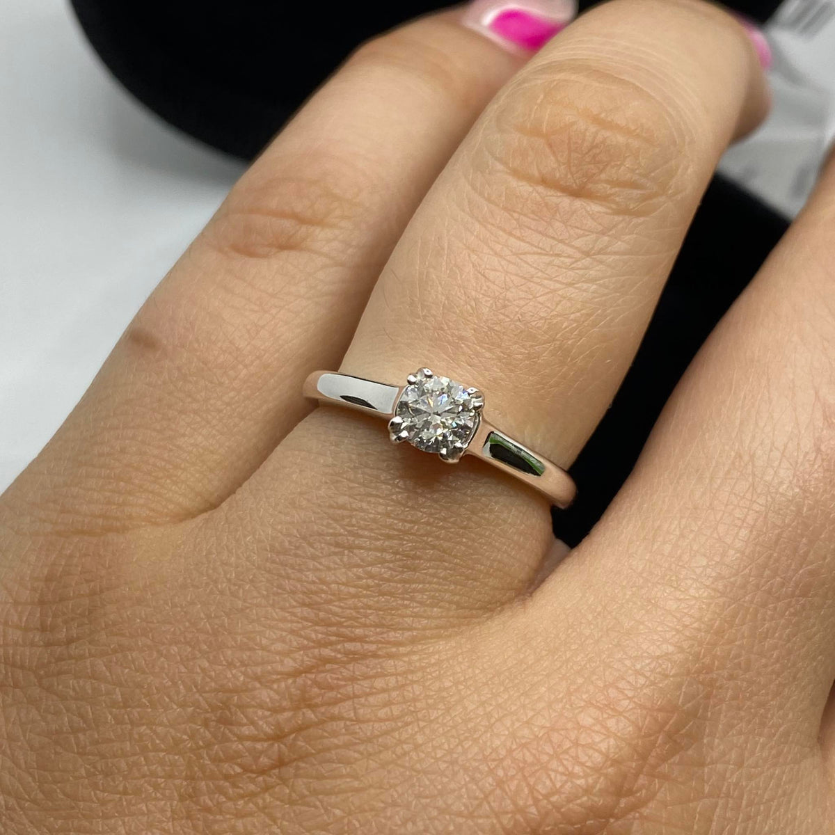 Anello Solitario Forever Unique con Diamante De Beers Ct. 0,46 F-VVS