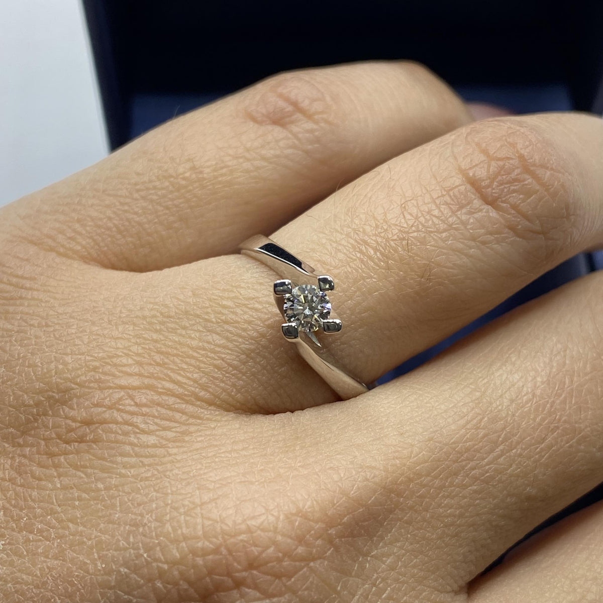 Anello Solitario PG Gioielli in Oro 18KT 18KT e Diamante Ct. 0,23