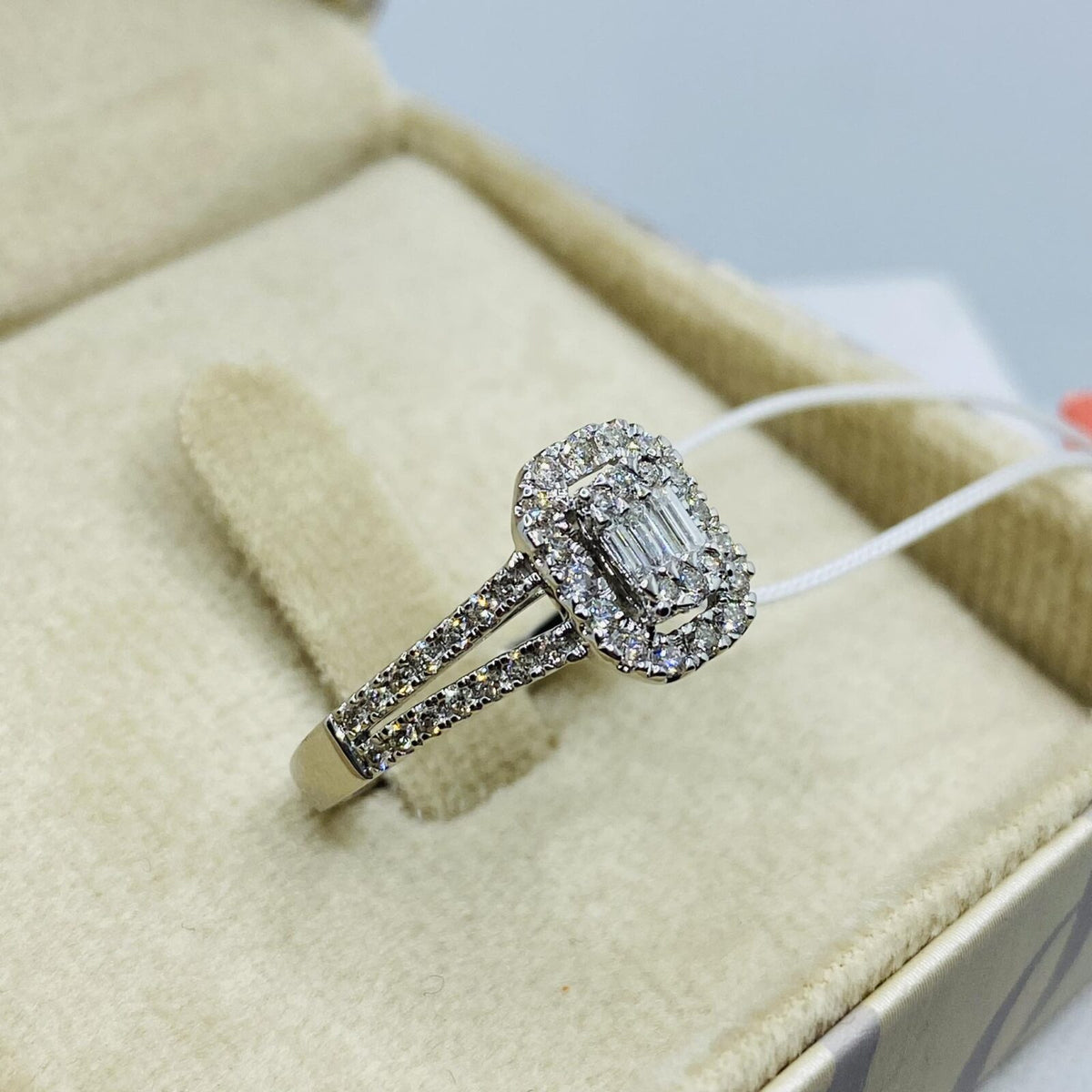 Anello Donna Oro 18KT con Diamanti Ct. 0,56