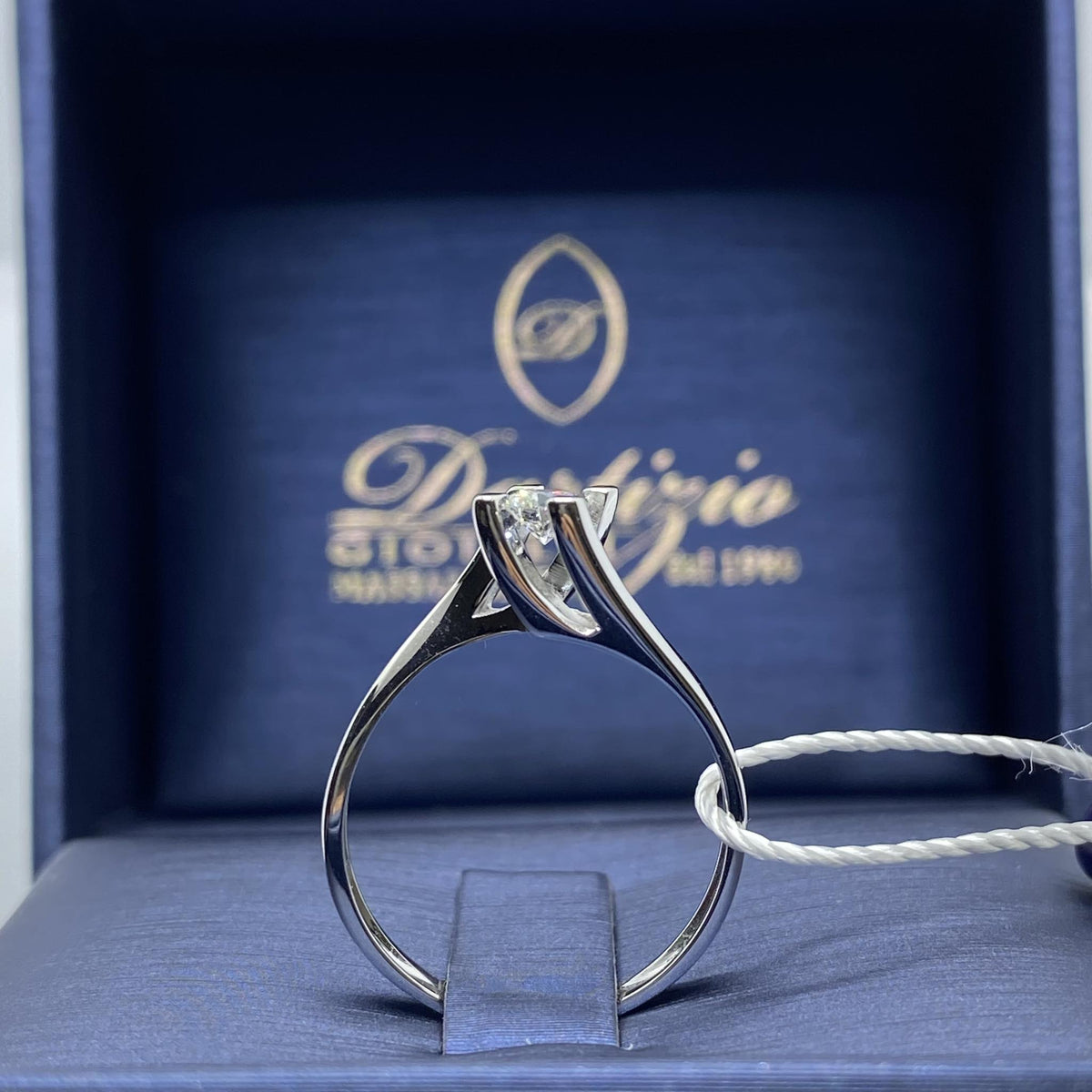 Anello Solitario PG Gioielli in Oro 18KT 18KT e Diamante Ct. 0,23
