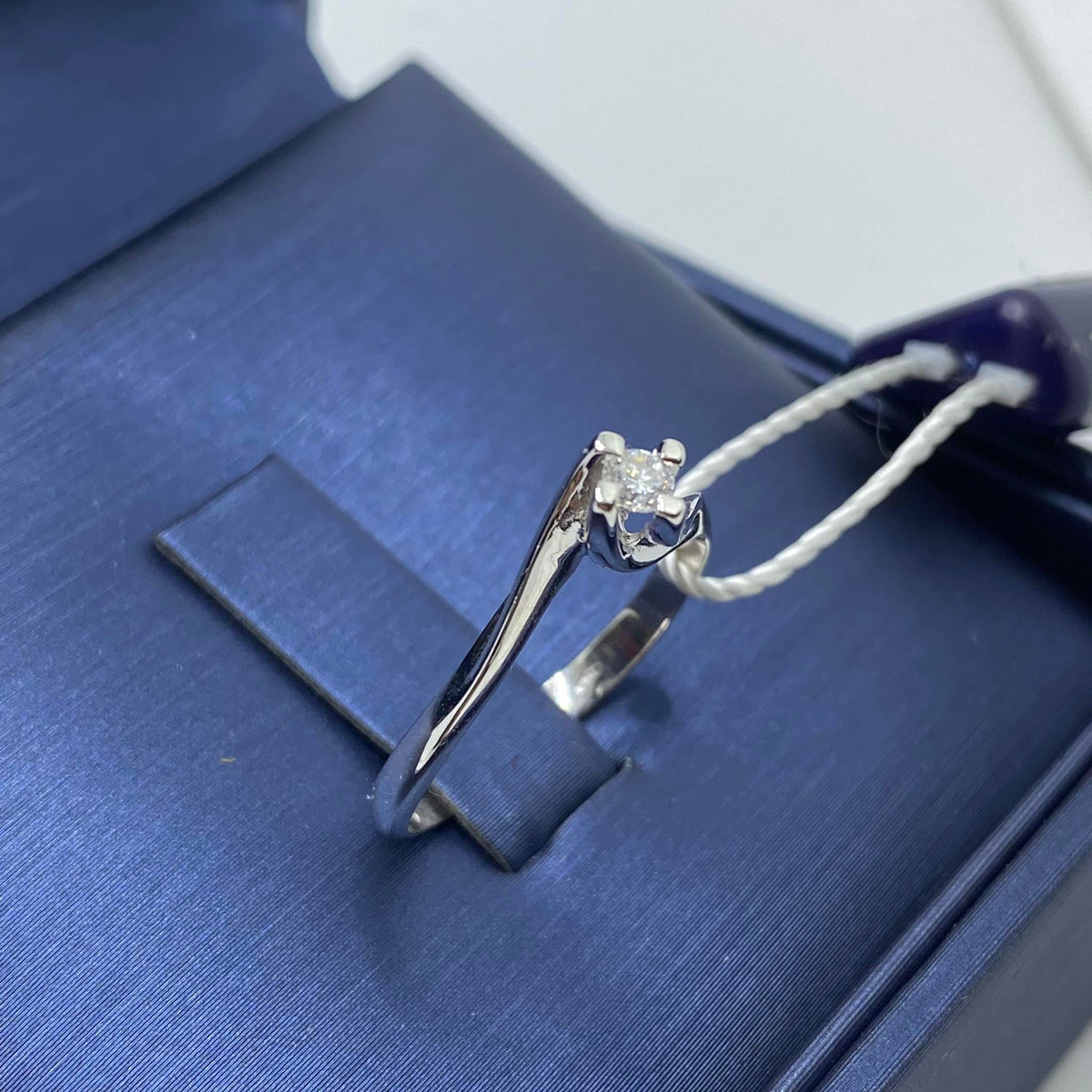 Anello Solitario PG Gioielli in Oro 18KT 18KT e Diamante Ct. 0,07