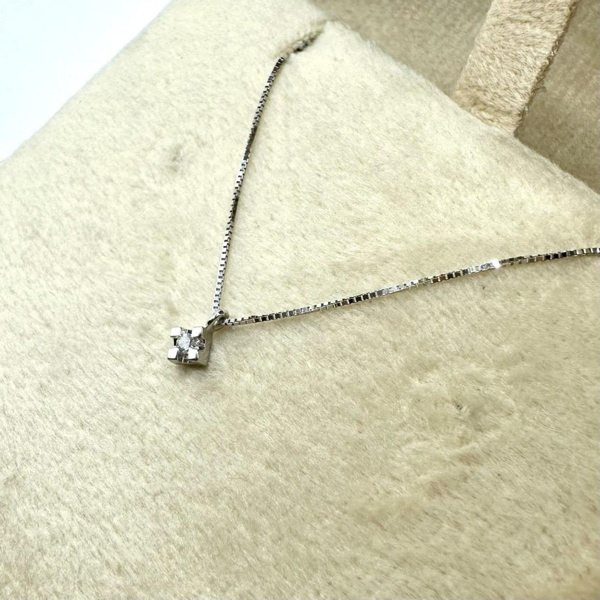 Collana Punto Luce Donna Oro 18KT con Diamante Ct 0.02