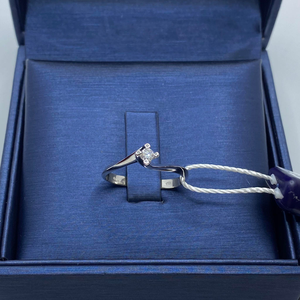 Anello Solitario PG Gioielli in Oro 18KT 18KT e Diamante Ct. 0,07