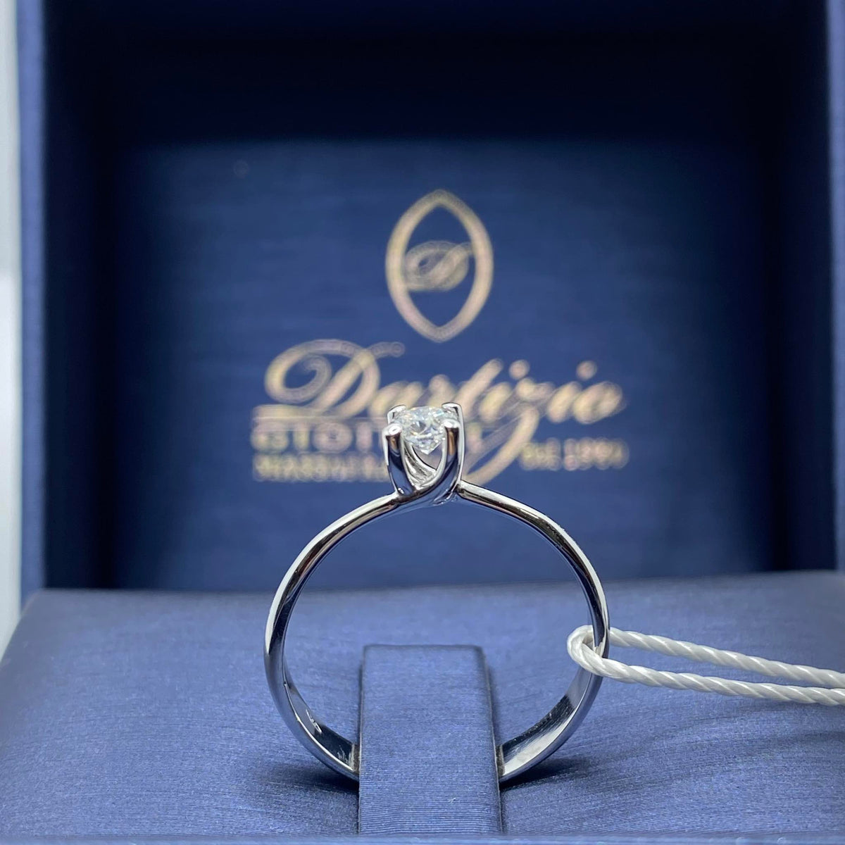 Anello Solitario in Oro 18KT 18KT e Diamante Ct. 0,24