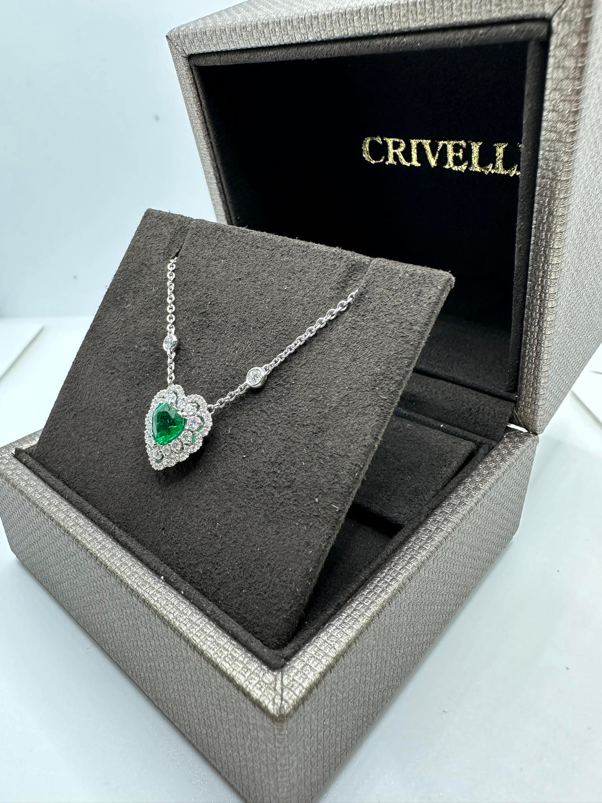 Collana donna Crivelli con Smeraldo a Cuore Ct. 0,82 e Diamanti