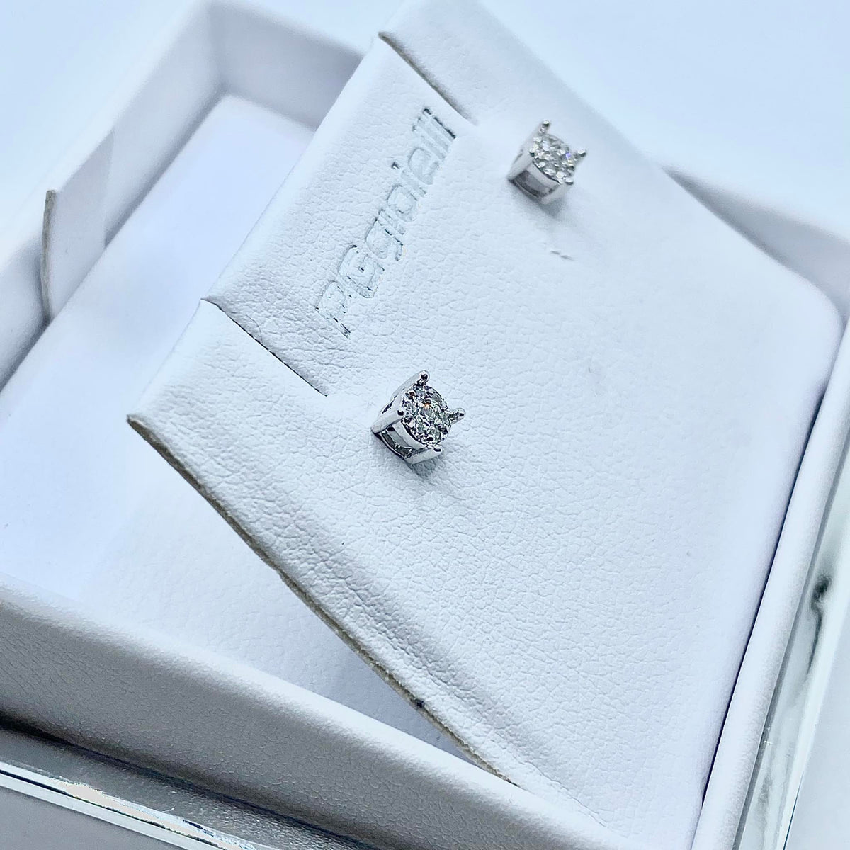 Orecchini Pg Gioielli Punto Luce Pavè con Diamanti Ct. 0,08