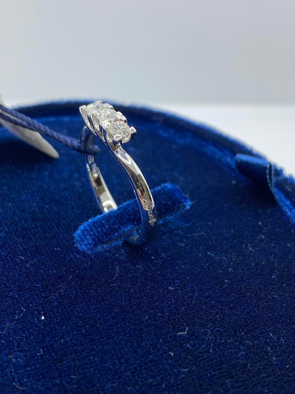 Anello Recarlo Trilogy Maria Teresa con Diamanti Ct 0.26