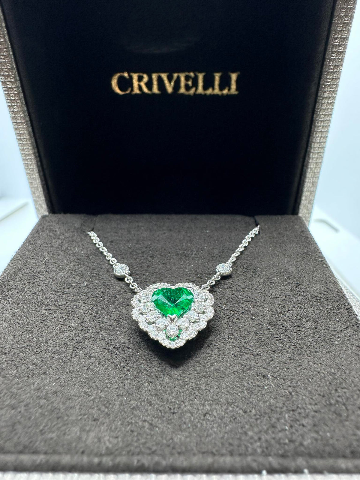 Collana donna Crivelli con Smeraldo a Cuore Ct. 0,82 e Diamanti