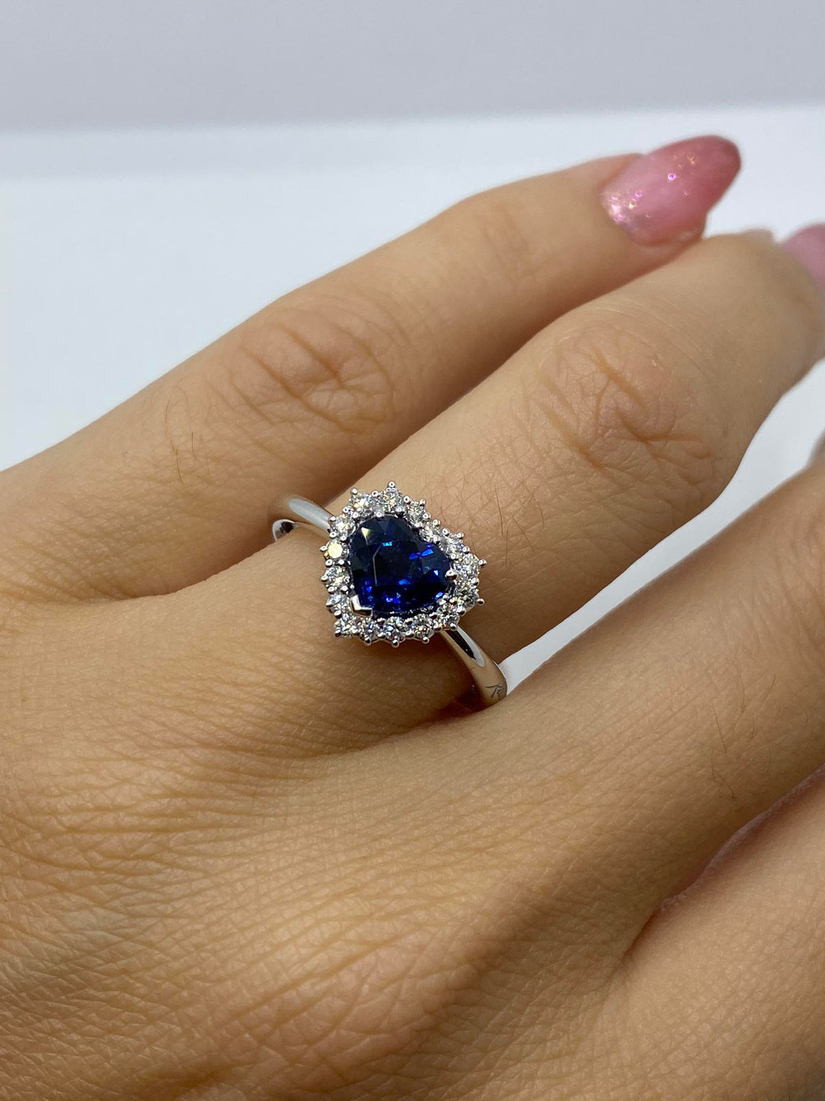Anello Donna Recarlo a Cuore con Zaffiro e Diamanti
