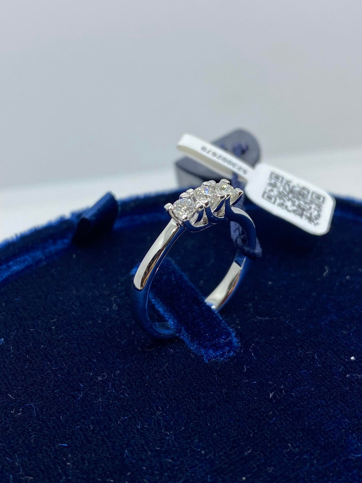 Anello Recarlo Trilogy Maria Teresa con Diamanti Ct 0.40