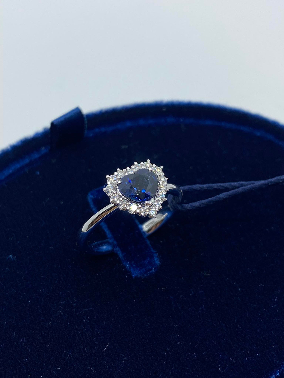 Anello Donna Recarlo a Cuore con Zaffiro e Diamanti