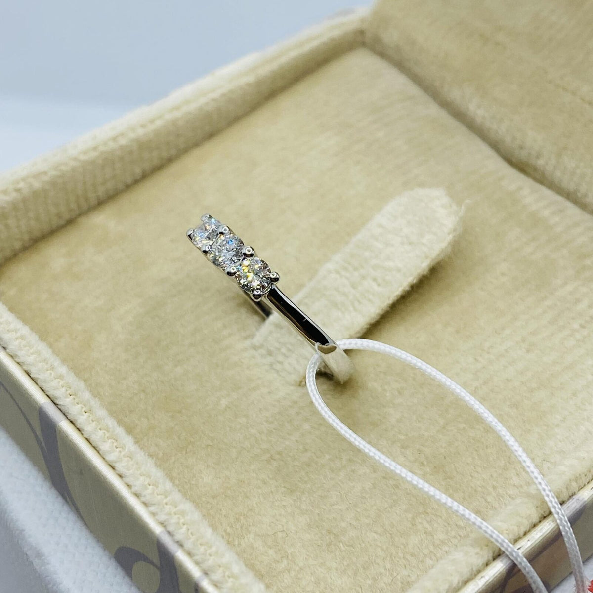 Anello Trilogy Donna Oro 18KT con Diamanti Ct. 0,35