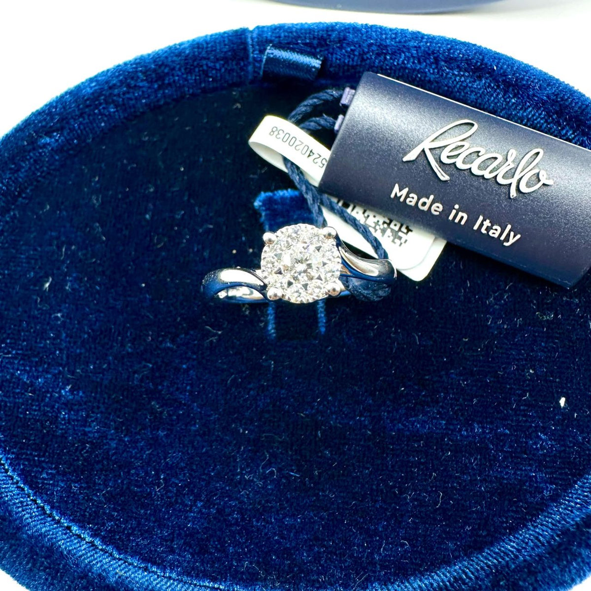 Anello Solitario Recarlo Nodo D'amore con Diamanti Ct. 0.27