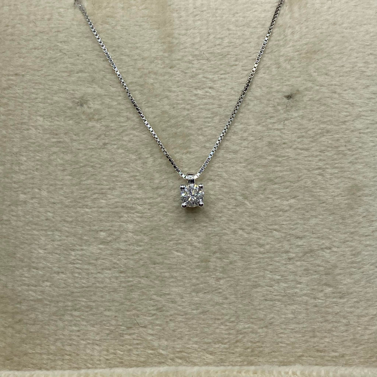 Collana Punto Luce Donna Oro 18KT con Diamante Ct 0.18