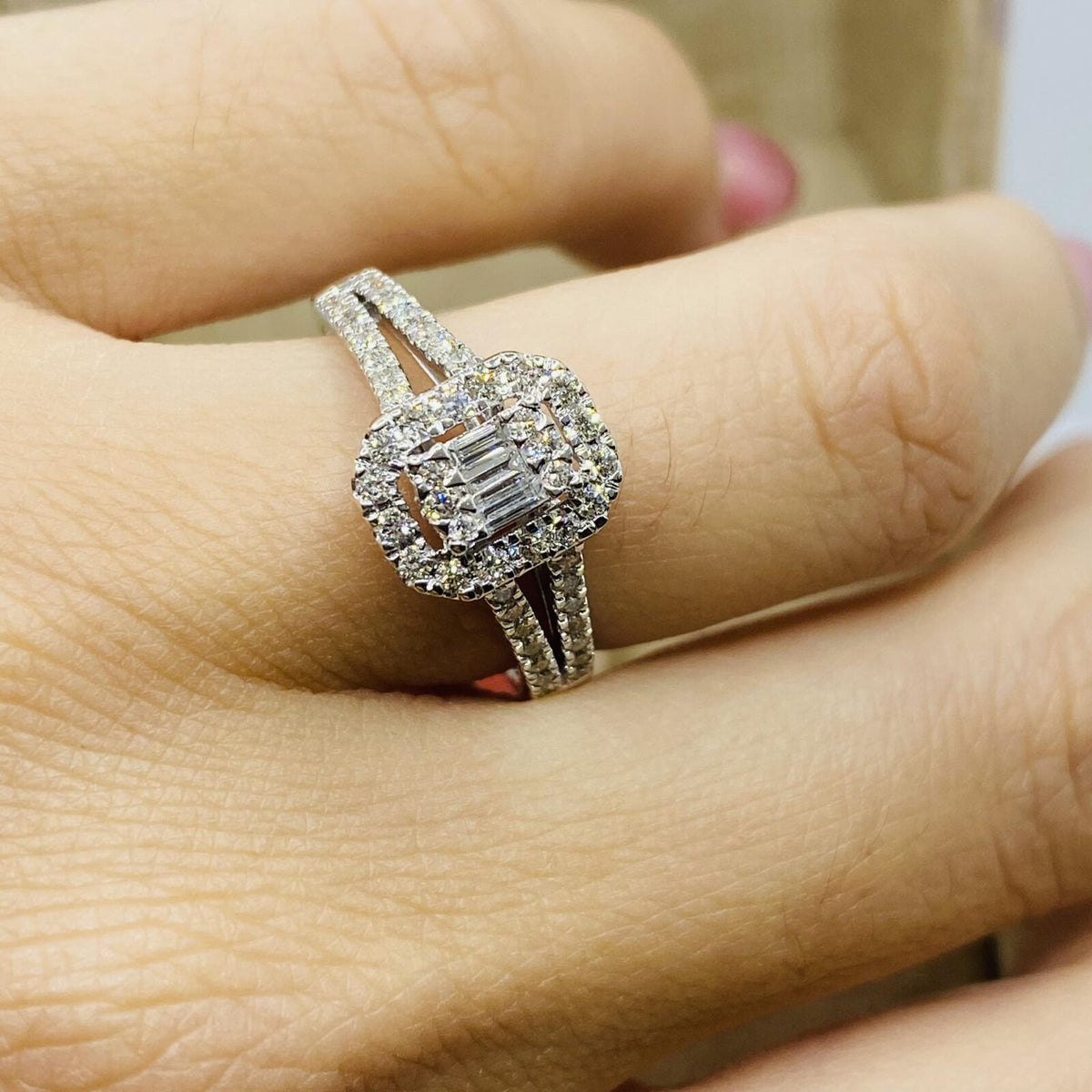 Anello Donna Oro 18KT con Diamanti Ct. 0,56
