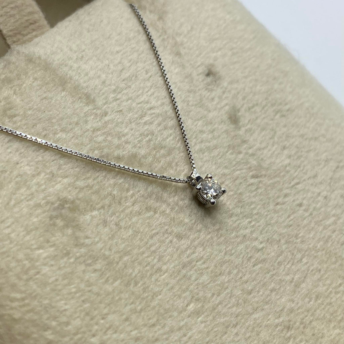 Collana Punto Luce Donna Oro 18KT con Diamante Ct 0.12