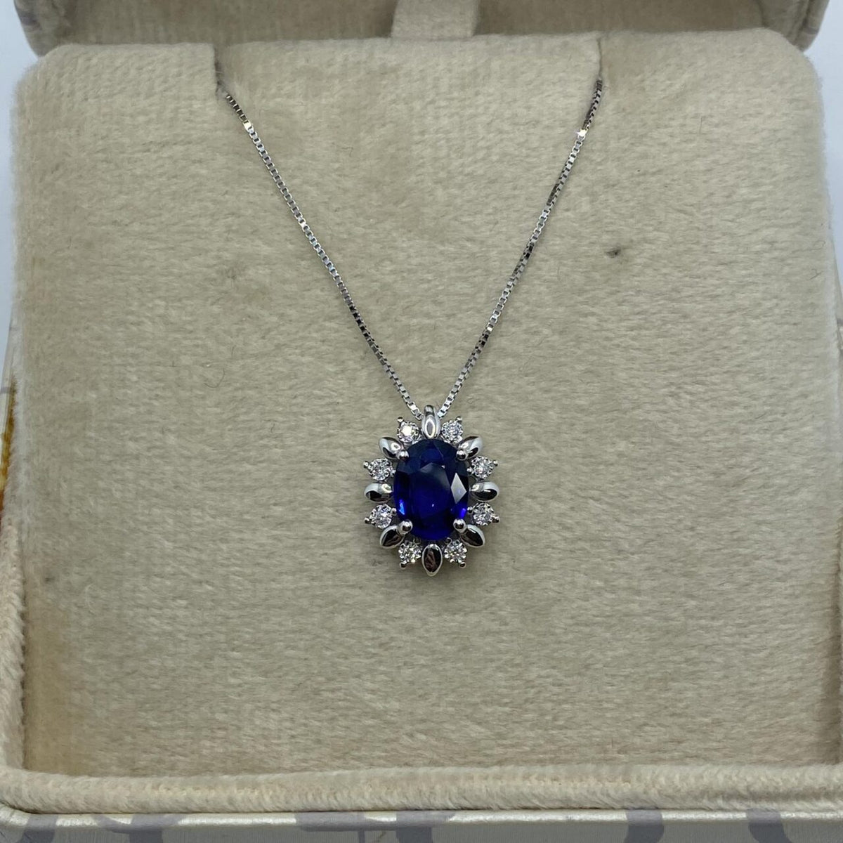 Collana Donna Oro 18KT con Zaffiro Ct. 1.50 e Diamanti