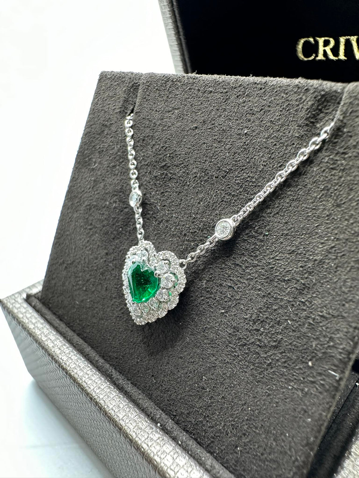 Collana donna Crivelli con Smeraldo a Cuore Ct. 0,82 e Diamanti