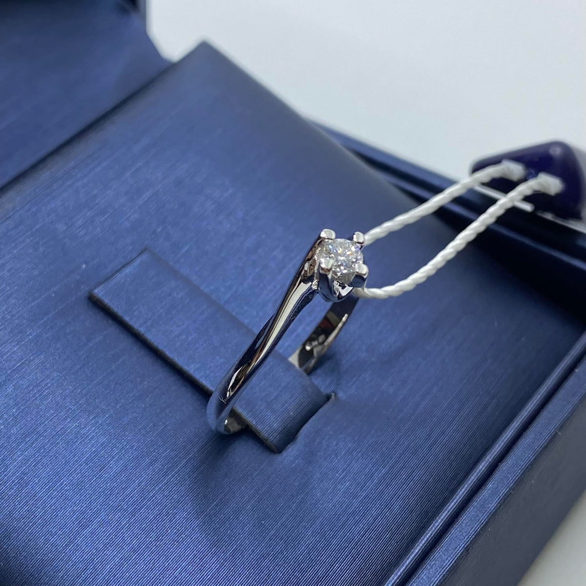 Anello Solitario PG Gioielli in Oro 18KT e Diamante Ct. 0,05