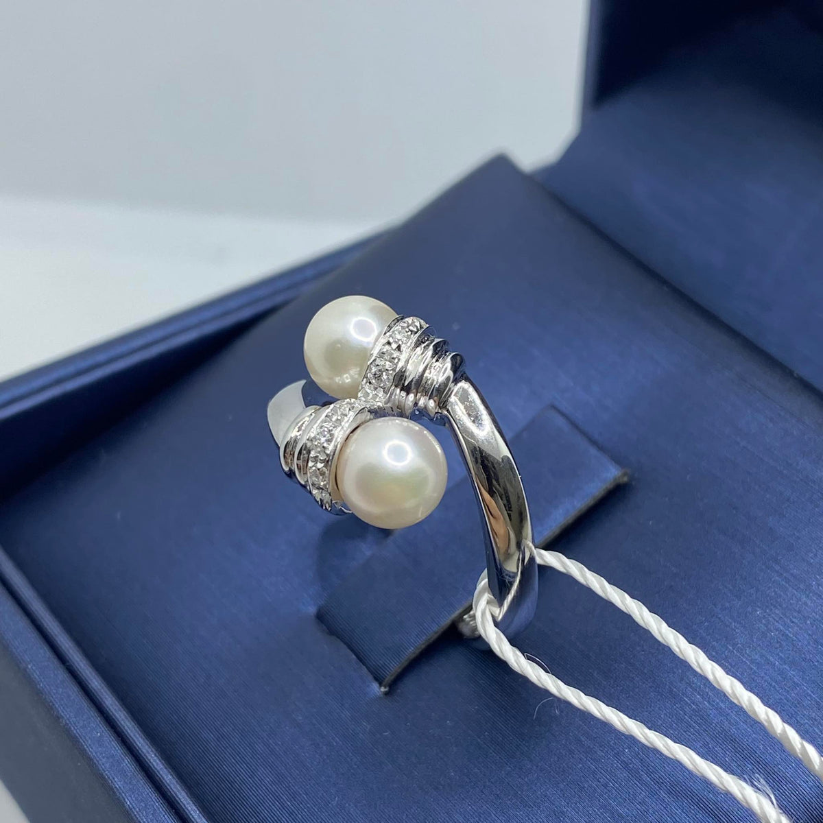 Anello Raima in Oro 18KT 18KT con Perla di Acqua Salata e Diamanti