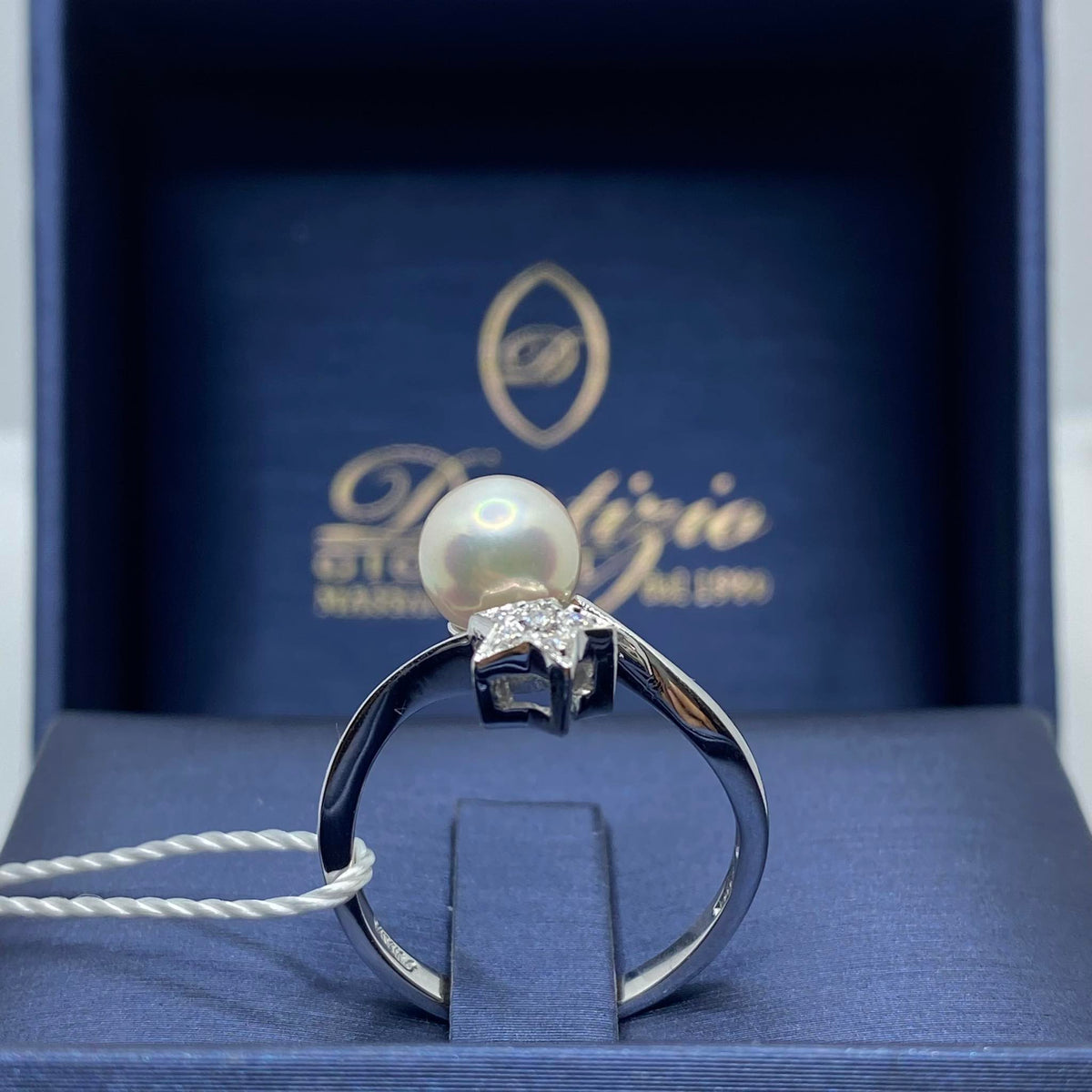 Anello Mikawa in Oro 18KT 18KT con Perla di Acqua Salata e Diamanti