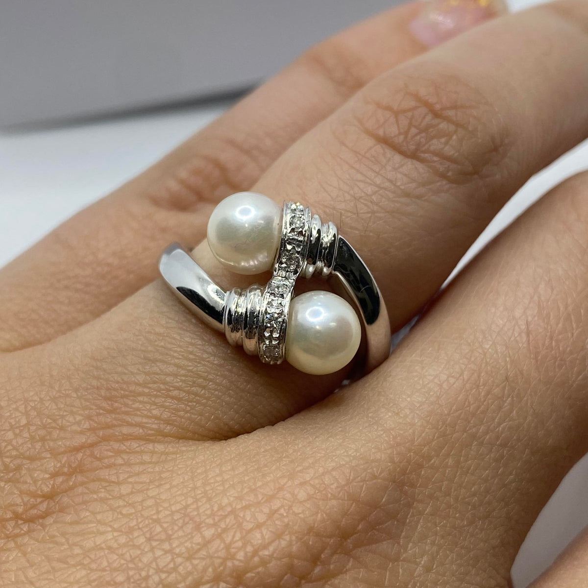 Anello Raima in Oro 18KT 18KT con Perla di Acqua Salata e Diamanti