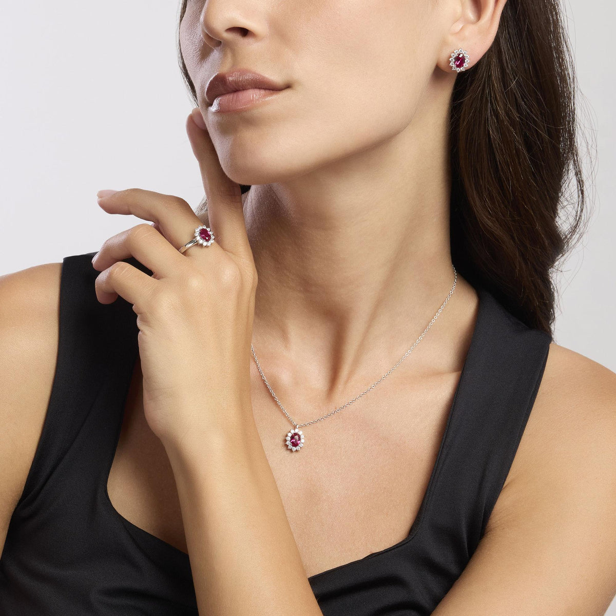 Anello Rosetta Mabina in Argento con Zirconi e Rubino Sintetico