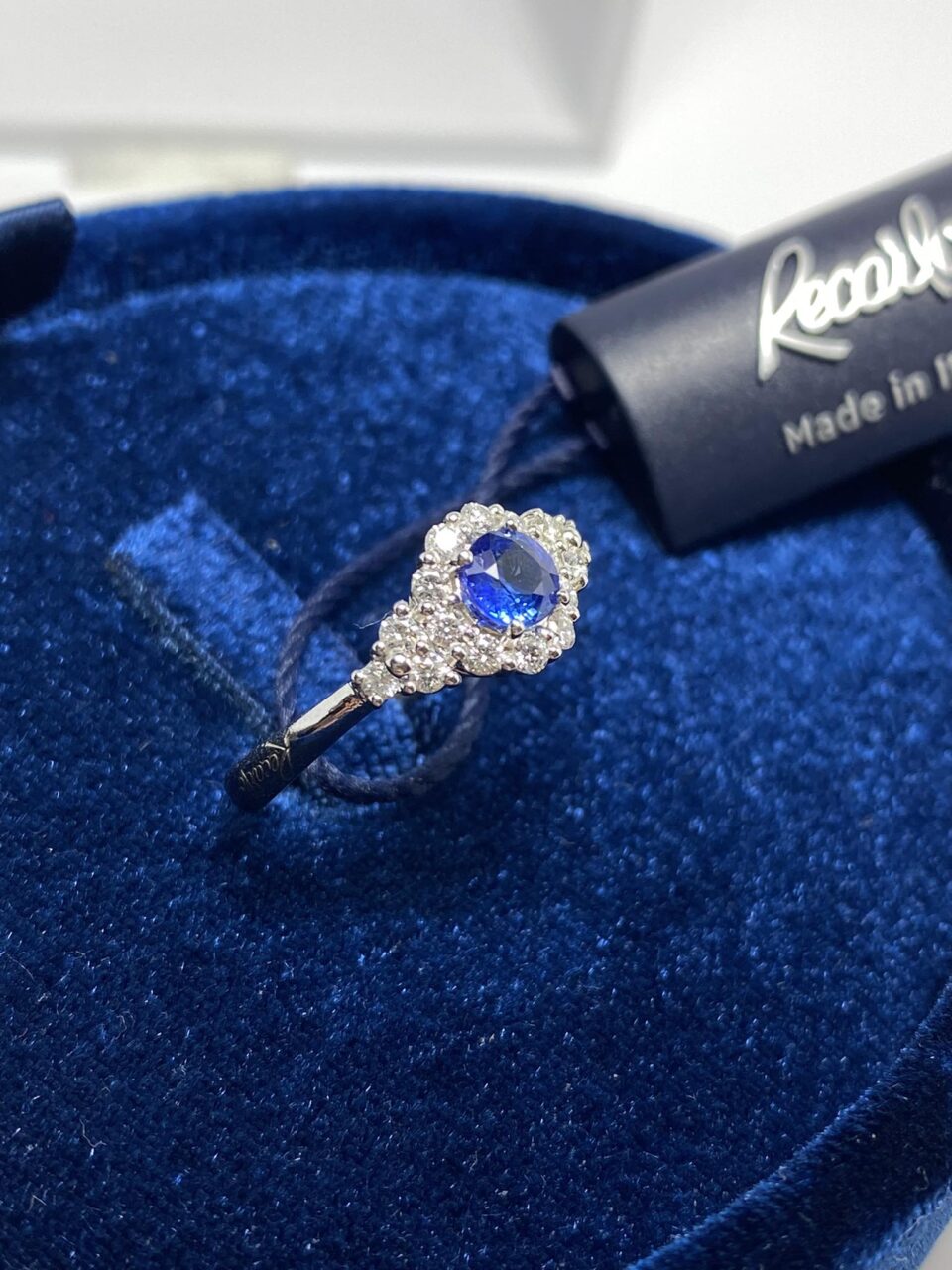 Anello Donna in Oro 18KT 18KT Recarlo con Zaffiro CT 0.49 e Diamanti