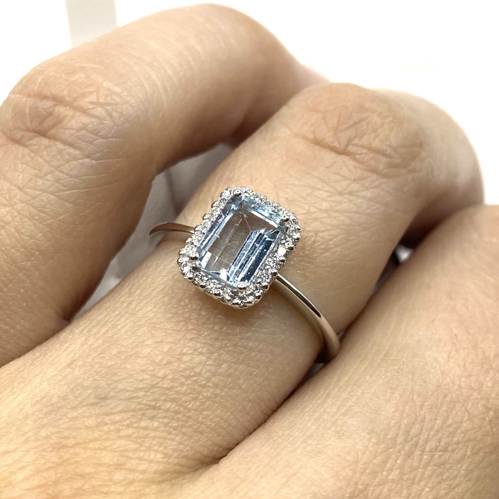 Anello Miluna in Oro 18KT 18KT con Diamanti e Acquamarina Ct. 0,87