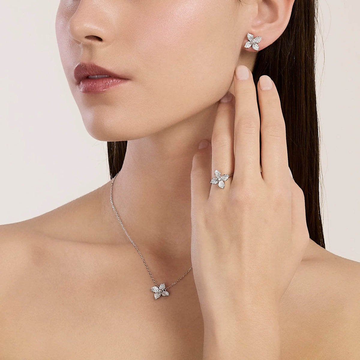 Collana Mabina con Fiore in Argento e Zirconi