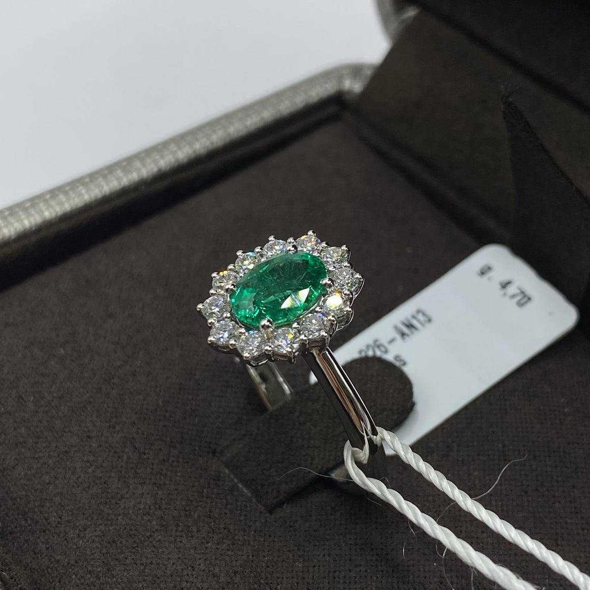 Anello Donna Crivelli con Diamanti e Smeraldo Ct 1.25