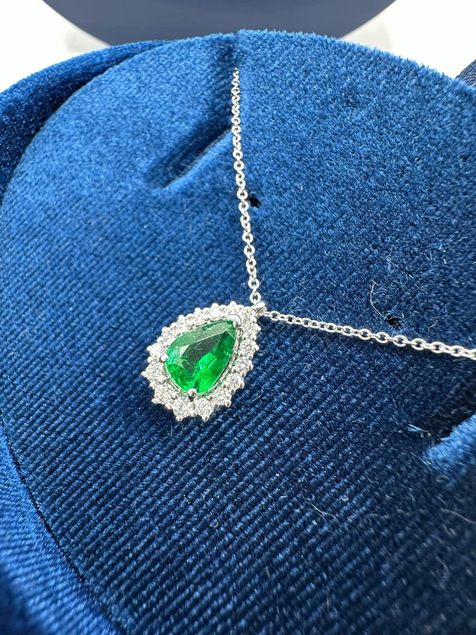 Collana Recarlo con Goccia di Smeraldo Colombiano Ct 0,84