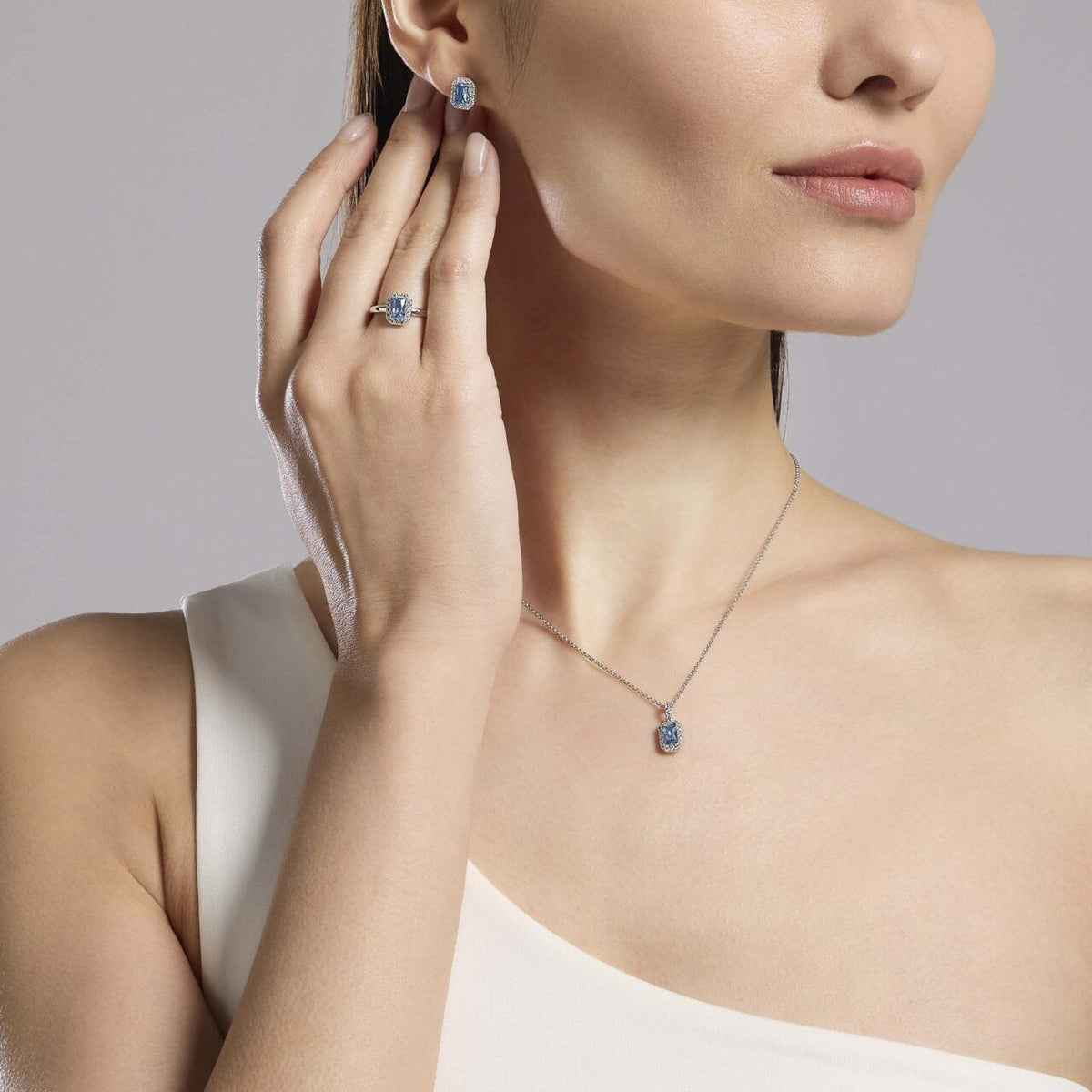 Anello Donna Mabina in Agento con Zirconi