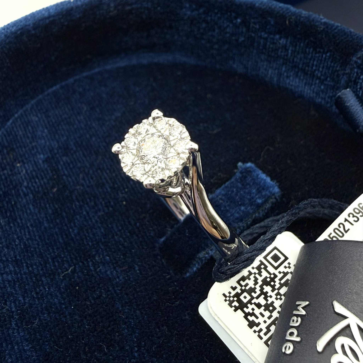 Anello Solitario Recarlo Nodo D'amore con Diamanti Ct. 0.37