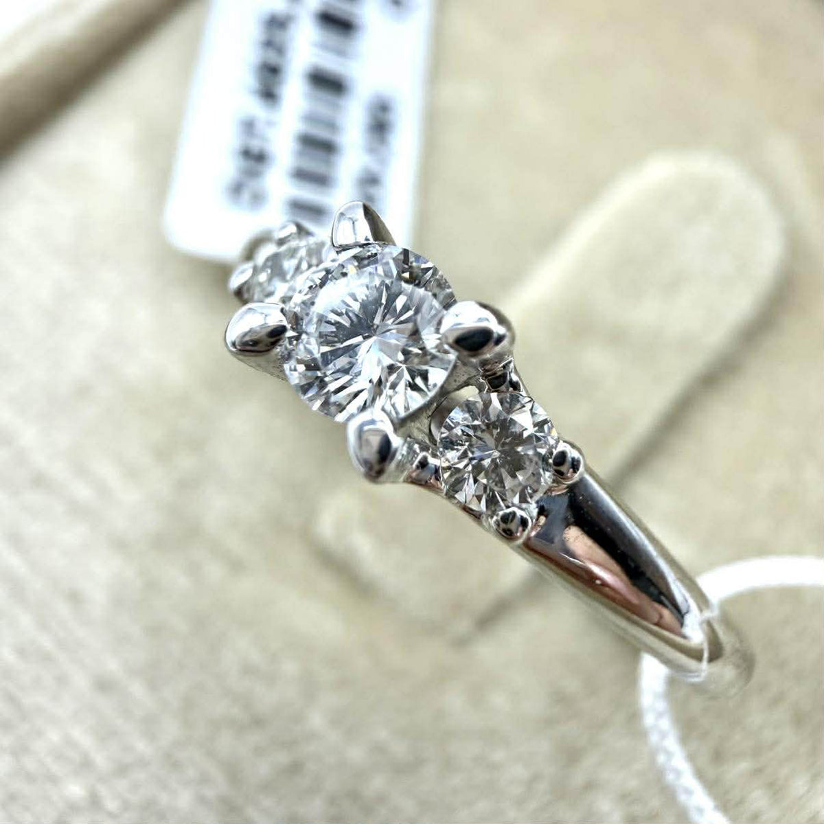 Anello Trilogy Donna Oro 18KT con Diamanti Ct. 0.28