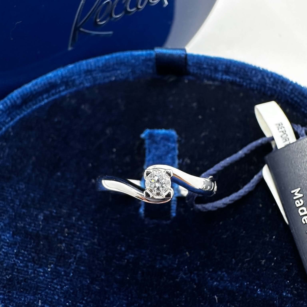 Anello Solitario Maria Teresa in Oro 18KT 18KT e Diamante 0,13 G-VS
