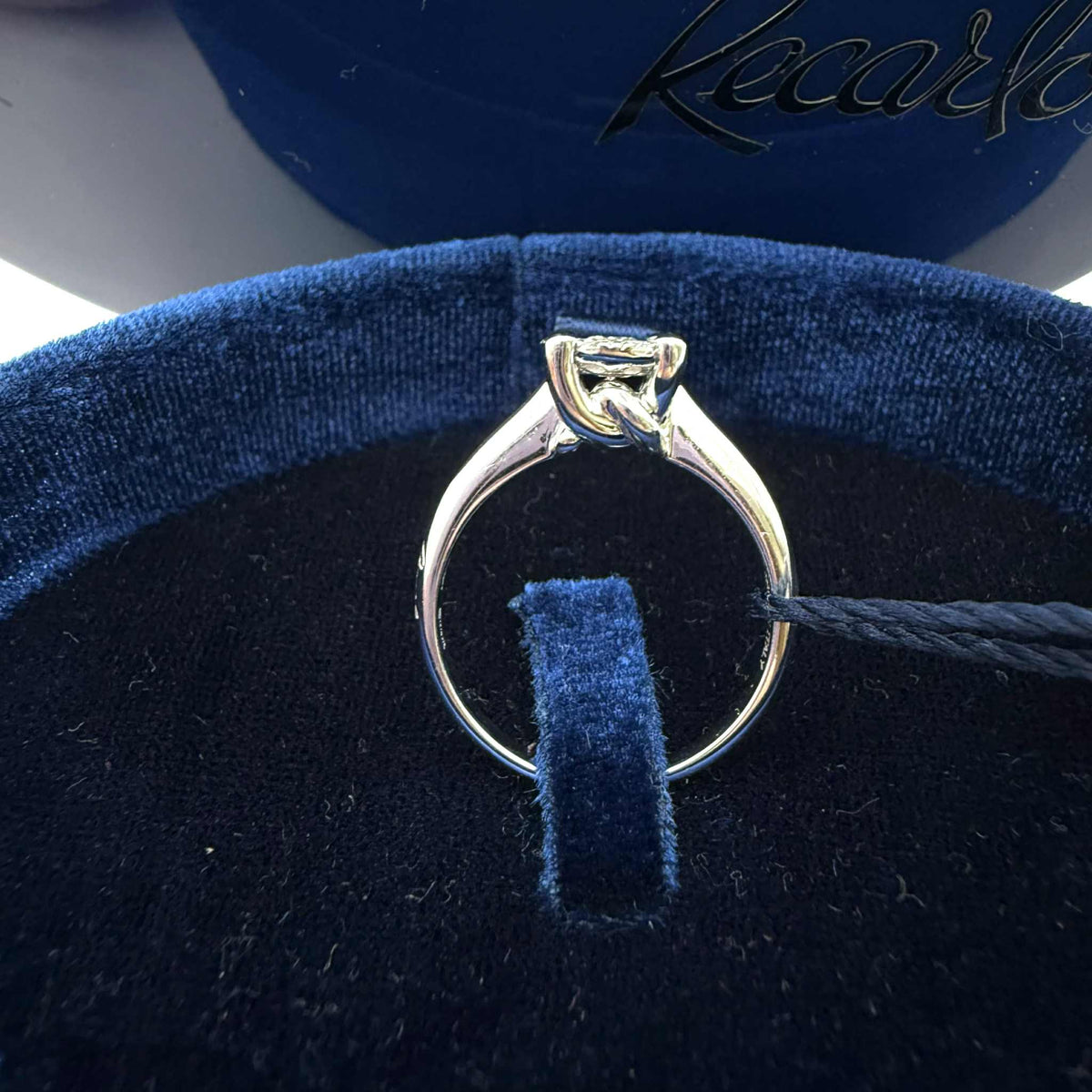 Anello Donna solitario Recarlo Nodo D'amore con Diamanti Ct. 0.39