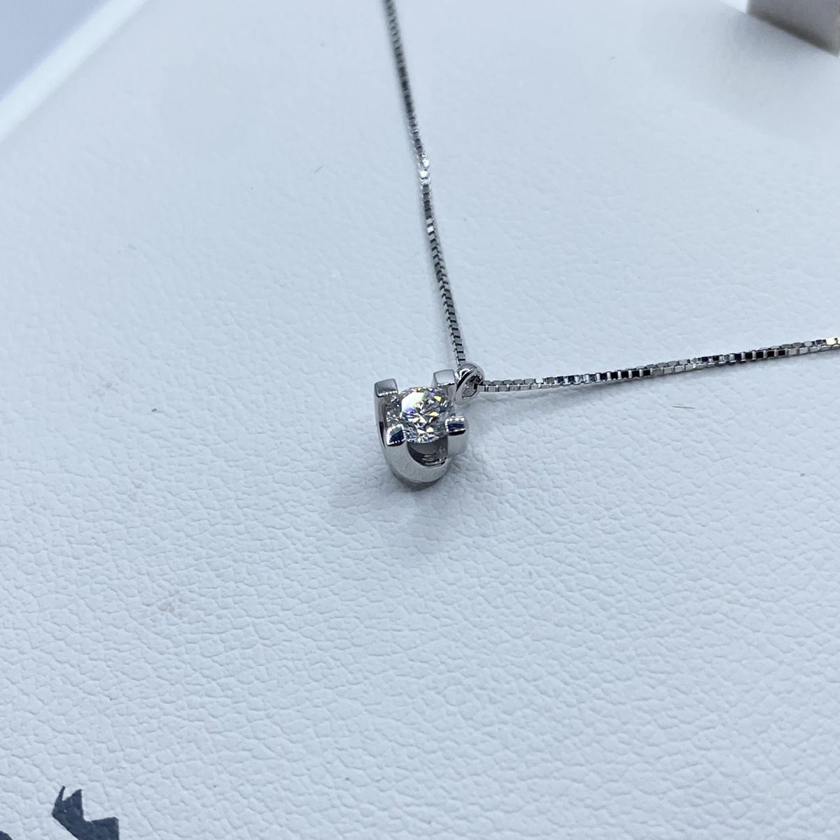 Collana Punto Luce Miluna in Oro 18KT 18KT con Diamante Ct. 0,14