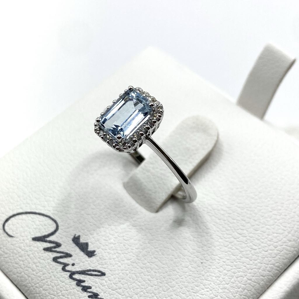 Anello Miluna in Oro 18KT 18KT con Diamanti e Acquamarina Ct. 0,87