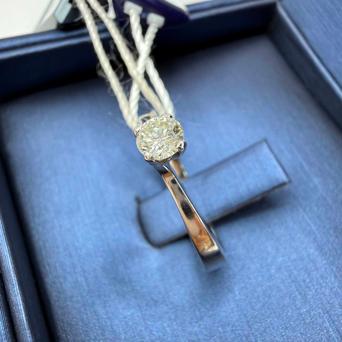 Anello Solitario Salvini in Oro 18KT 18KT e Diamante ct. 0,30