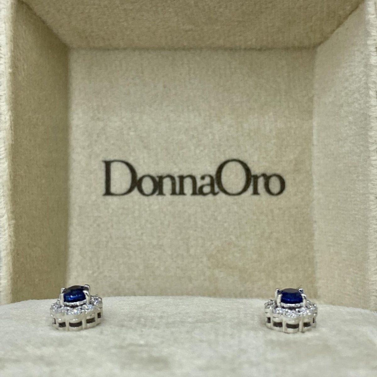 Orecchini Donna Oro 18KT con Zaffiri Ct. 1.10 e Diamanti